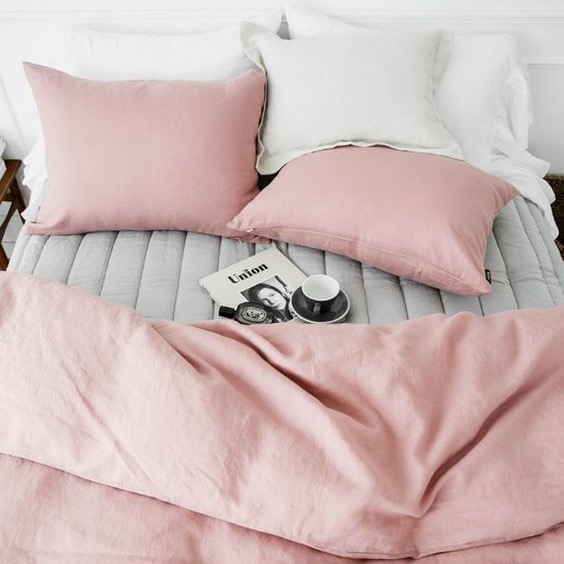 Pink pillows & duvet for the bedroom...